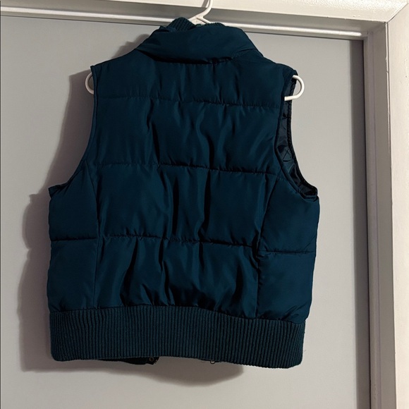 Vest - Picture 2 of 5